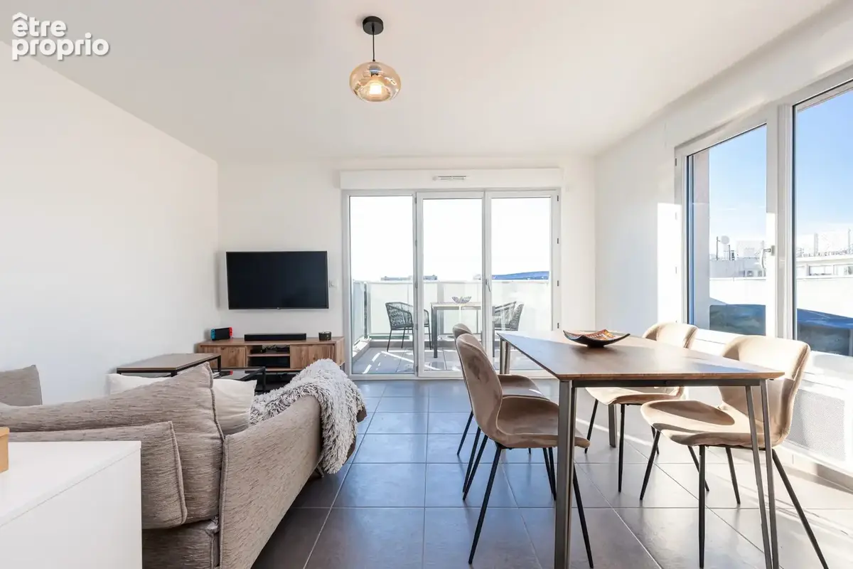 Appartement 3 pièces 61 m² à vendre à Nice (06200) - photo 2