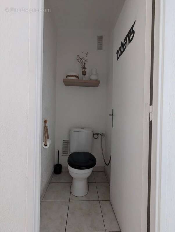 Appartement à VALLAURIS