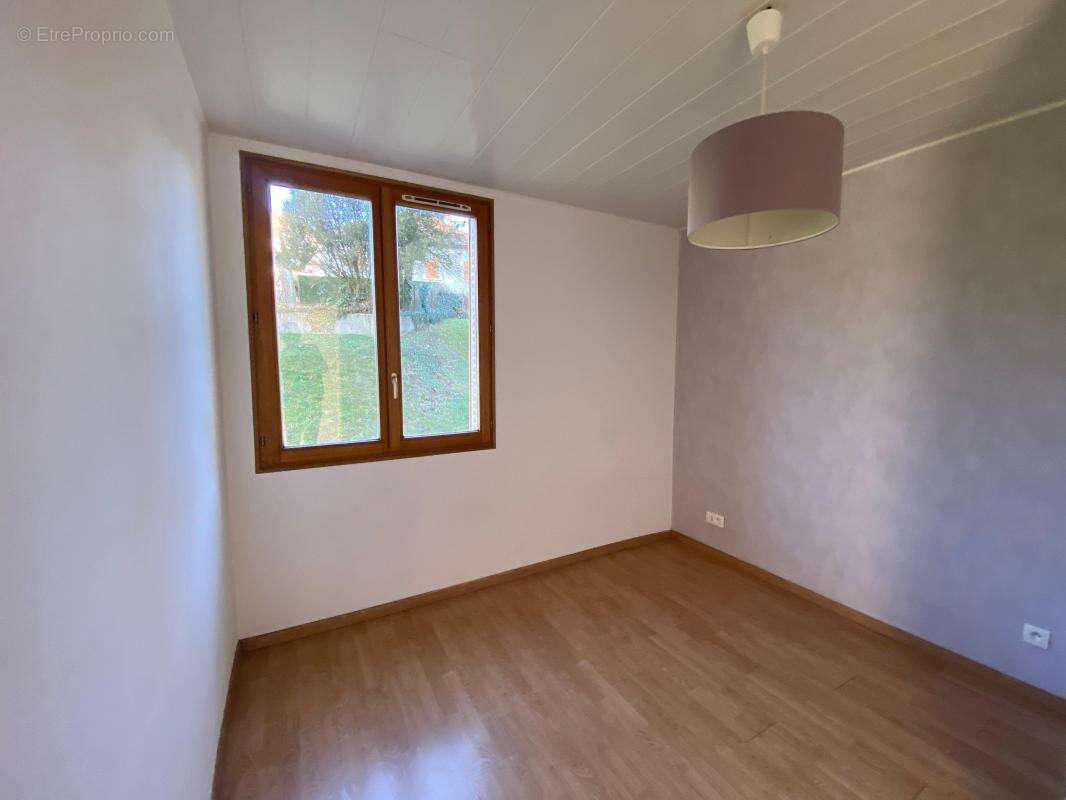 Appartement à RIVES