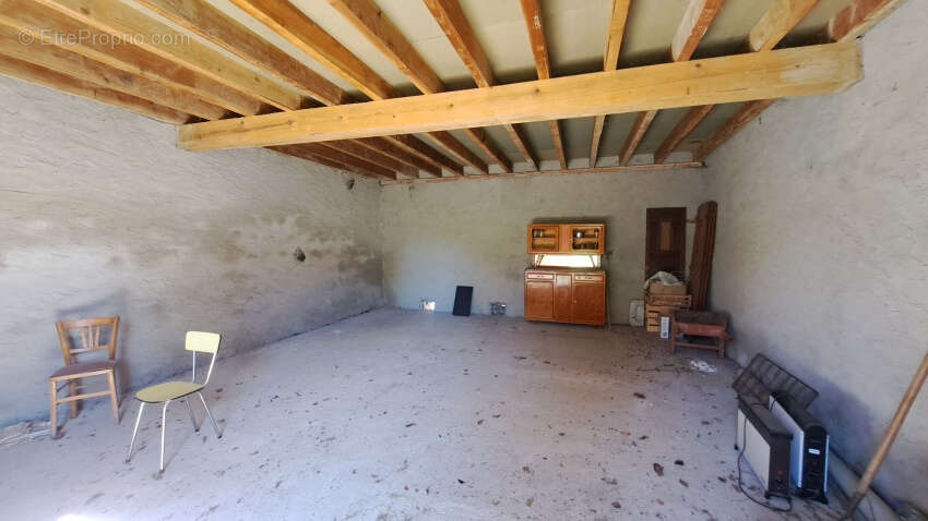 Maison à CHAPDES-BEAUFORT