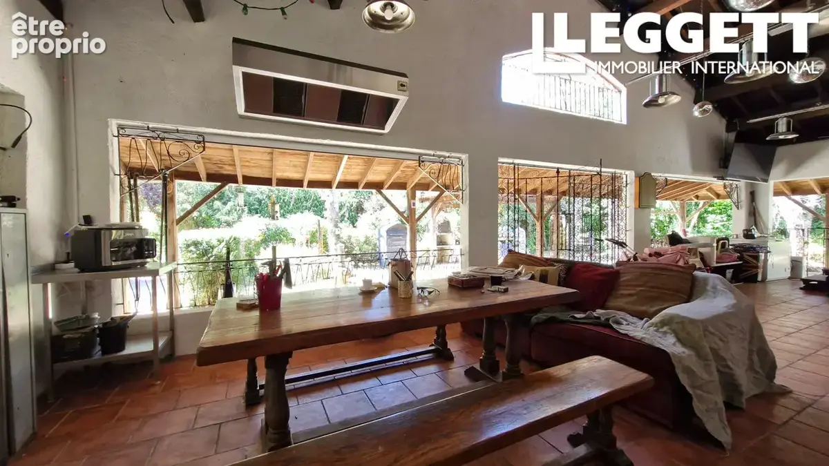 Exceptionnelle 51 hectares propriété équestre avec demeure de 468 m², gîte, piscine et vastes dépendances - photo 7