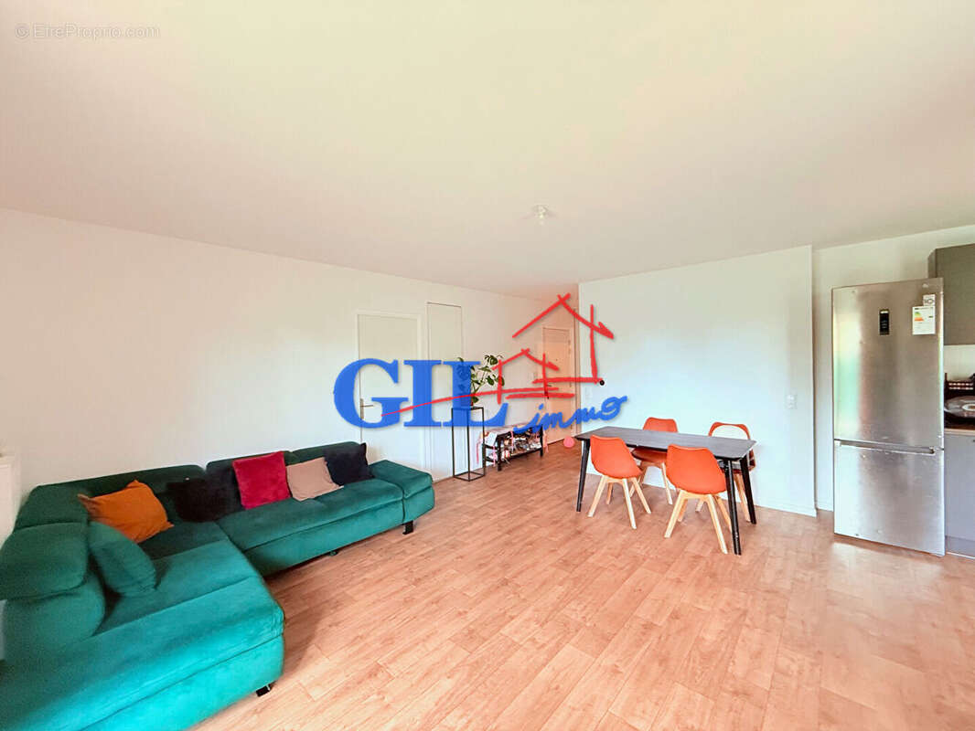 Appartement à SAVIGNY-LE-TEMPLE