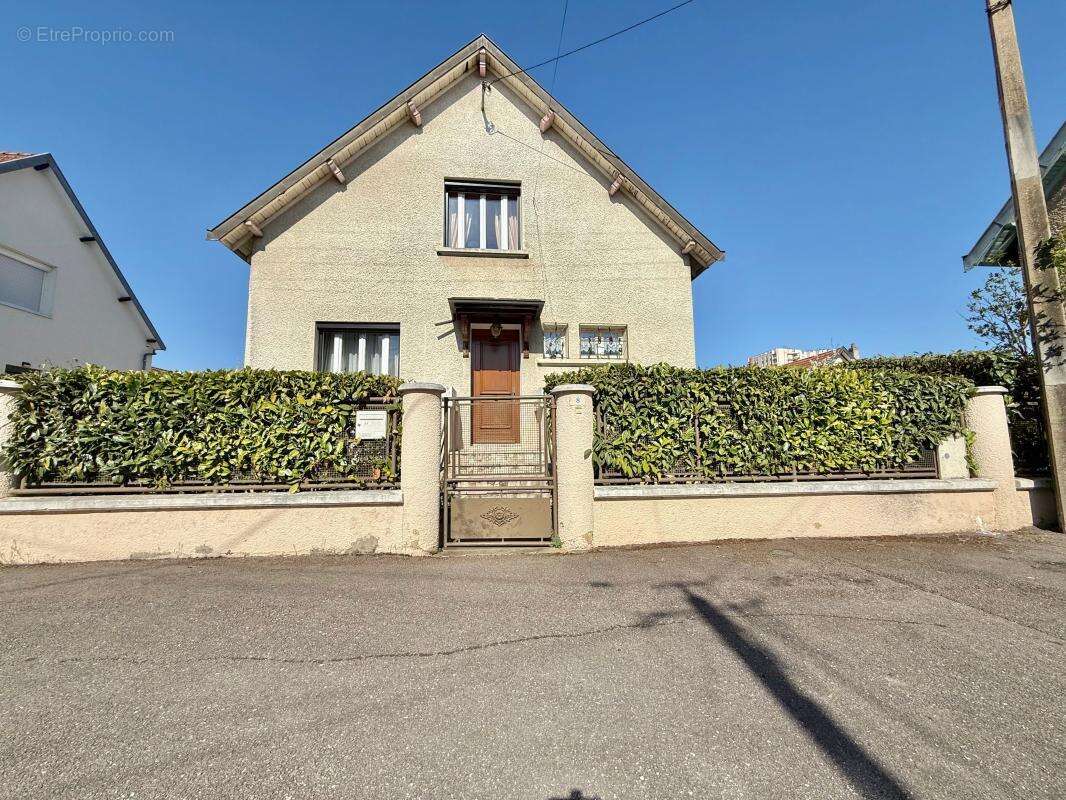 Maison à CHENOVE