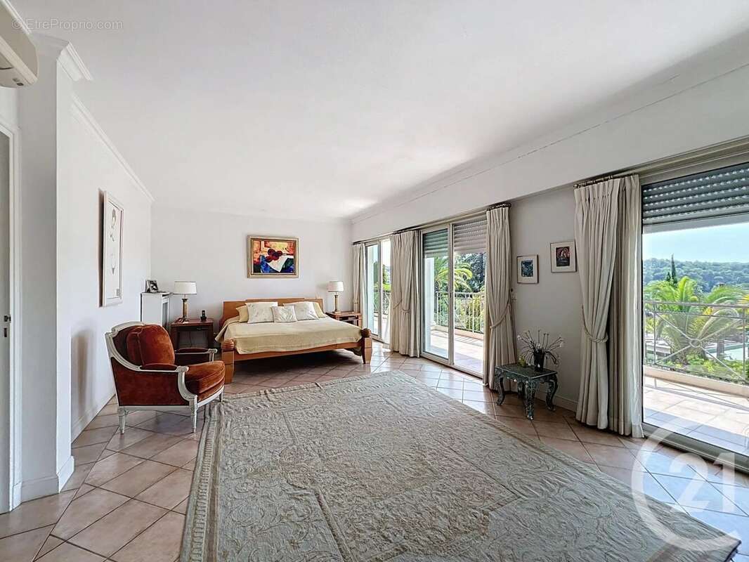 Maison à MOUGINS