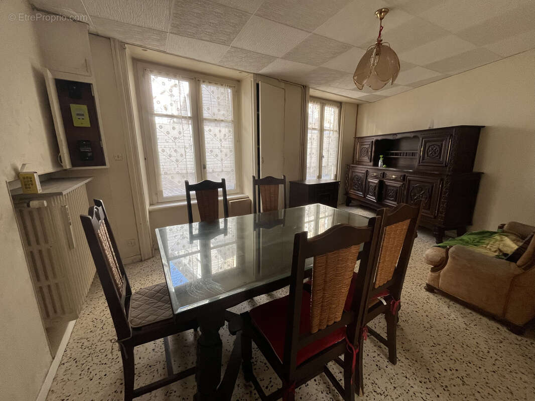 Maison à SAINT-BONNET-LE-CHATEAU