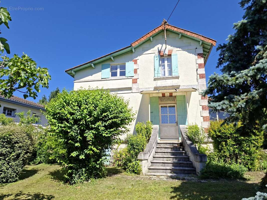 Maison à SAINT-AULAYE