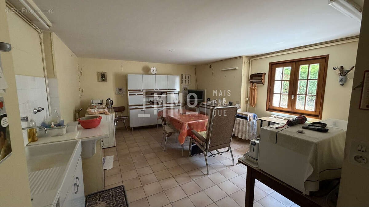 Maison 274 m² à Saint-Calais  - photo 9