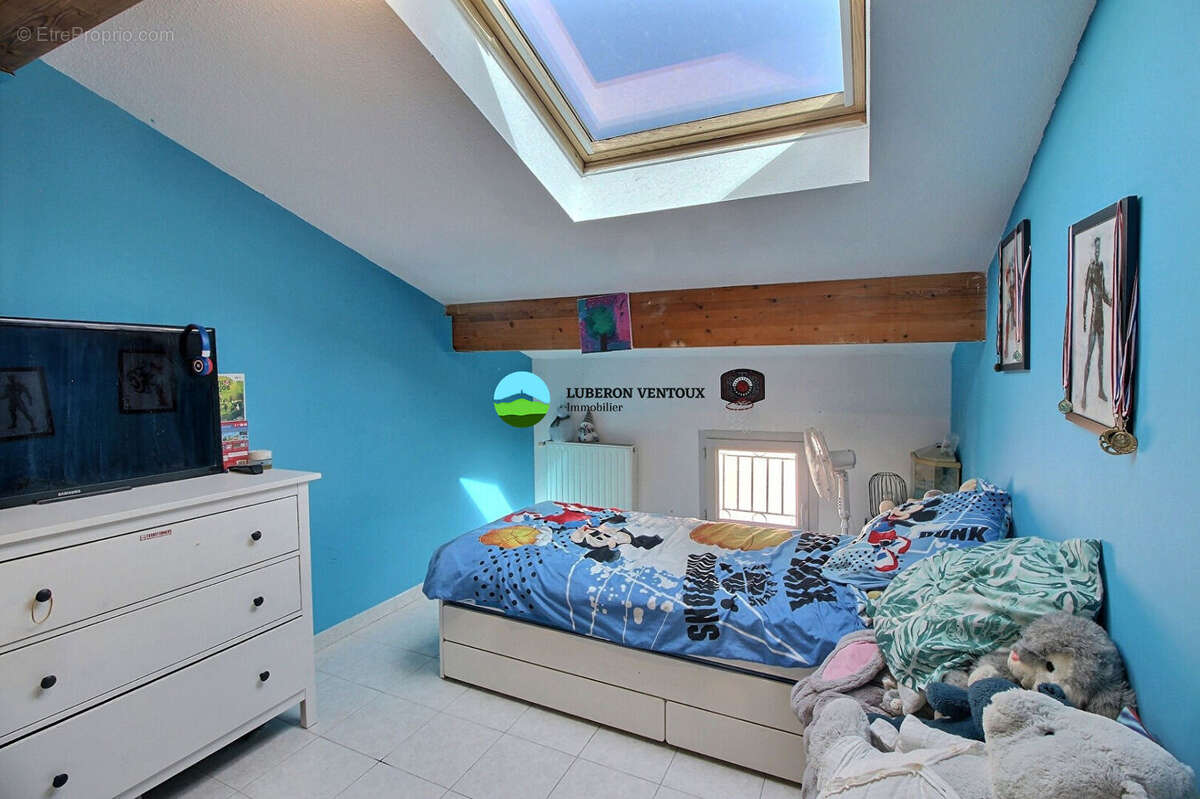 Appartement à PERNES-LES-FONTAINES