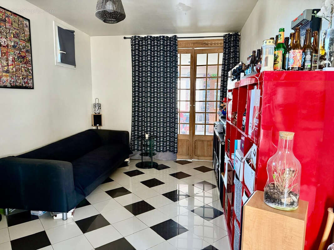 Appartement à MARSEILLE-6E