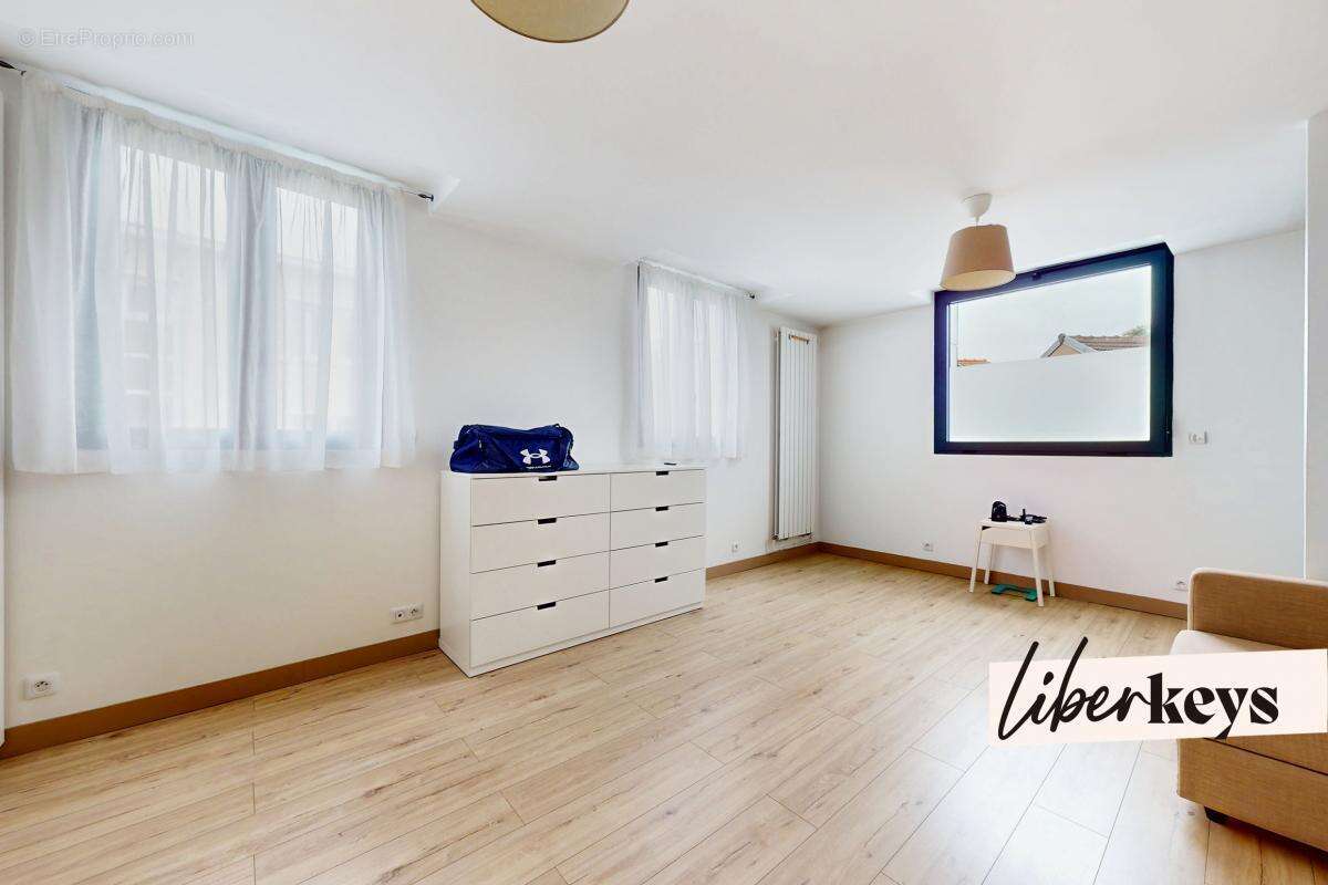 Appartement à SAINT-MAUR-DES-FOSSES