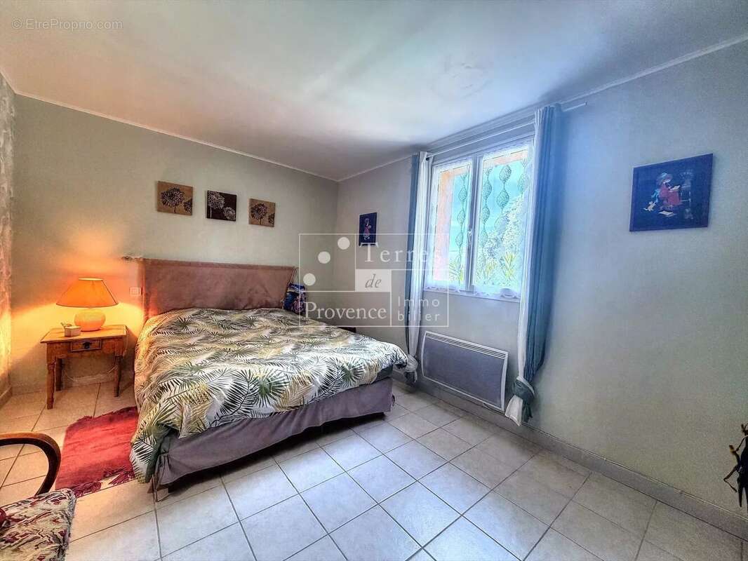 Maison à REGUSSE