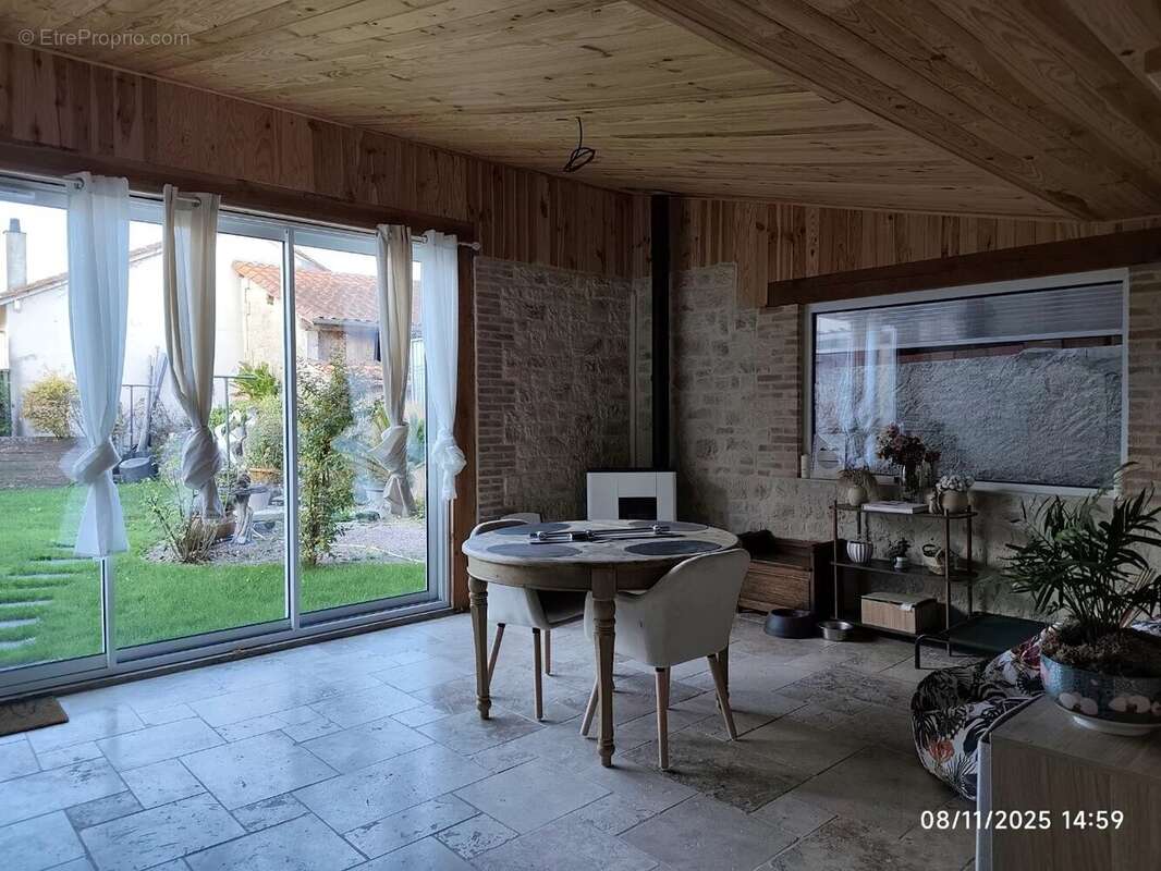 Maison à SAINT-ASTIER