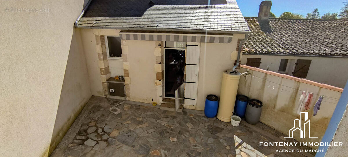 Maison à LE POIRE-SUR-VELLUIRE