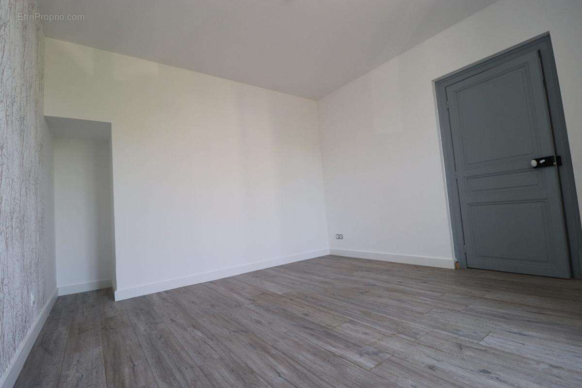 Maison Neris Les Bains 8 pièce(s) 108 m2 - photo 15