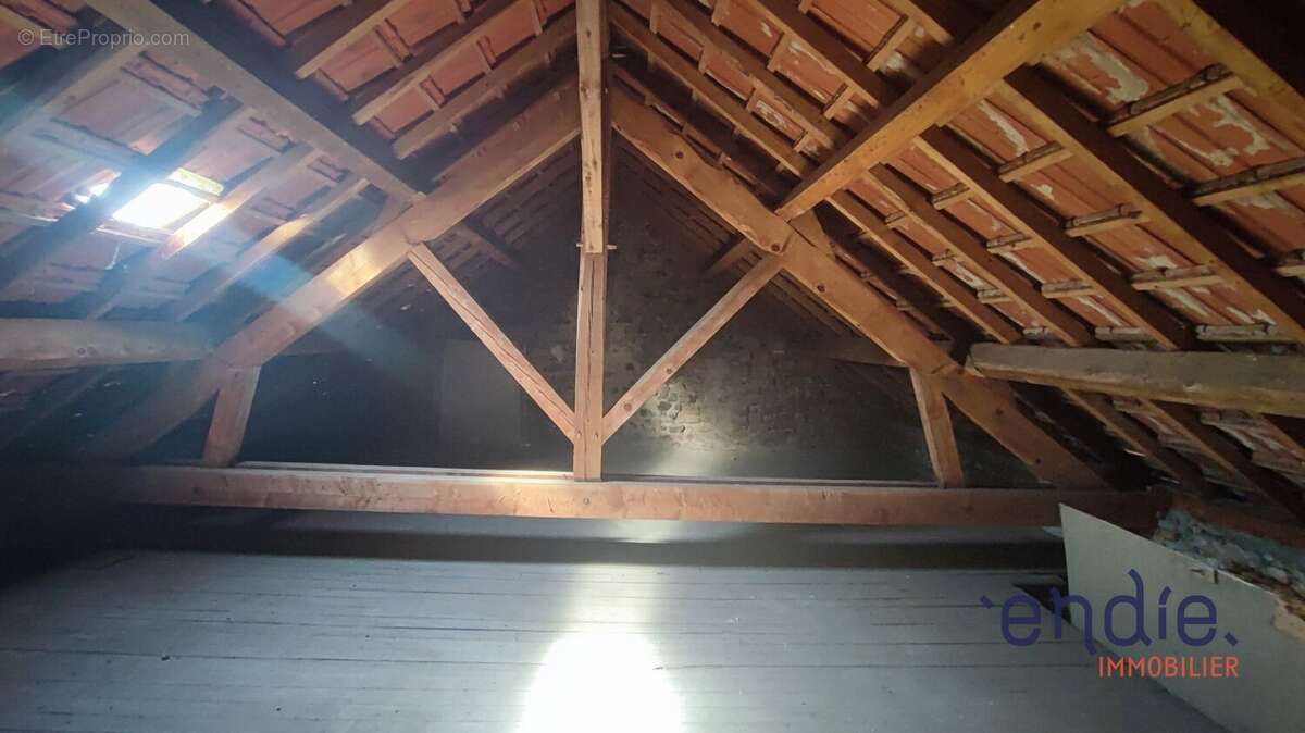 MOLLES Ensemble immobilier de 170m² à rénover - photo 15
