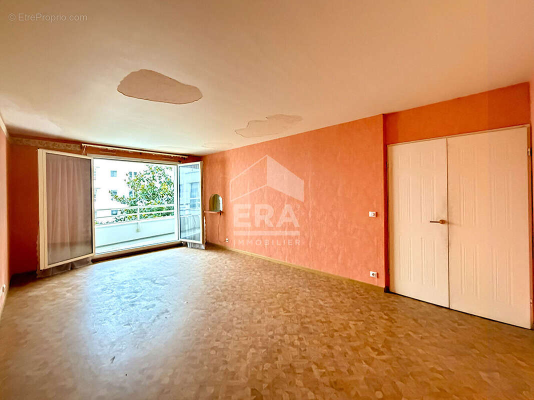 Appartement à LEVALLOIS-PERRET