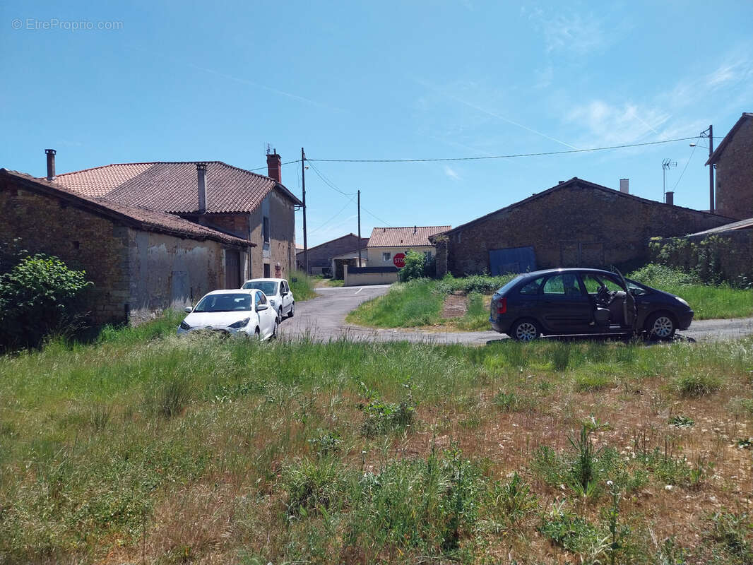 Terrain à ROUMAZIERES-LOUBERT
