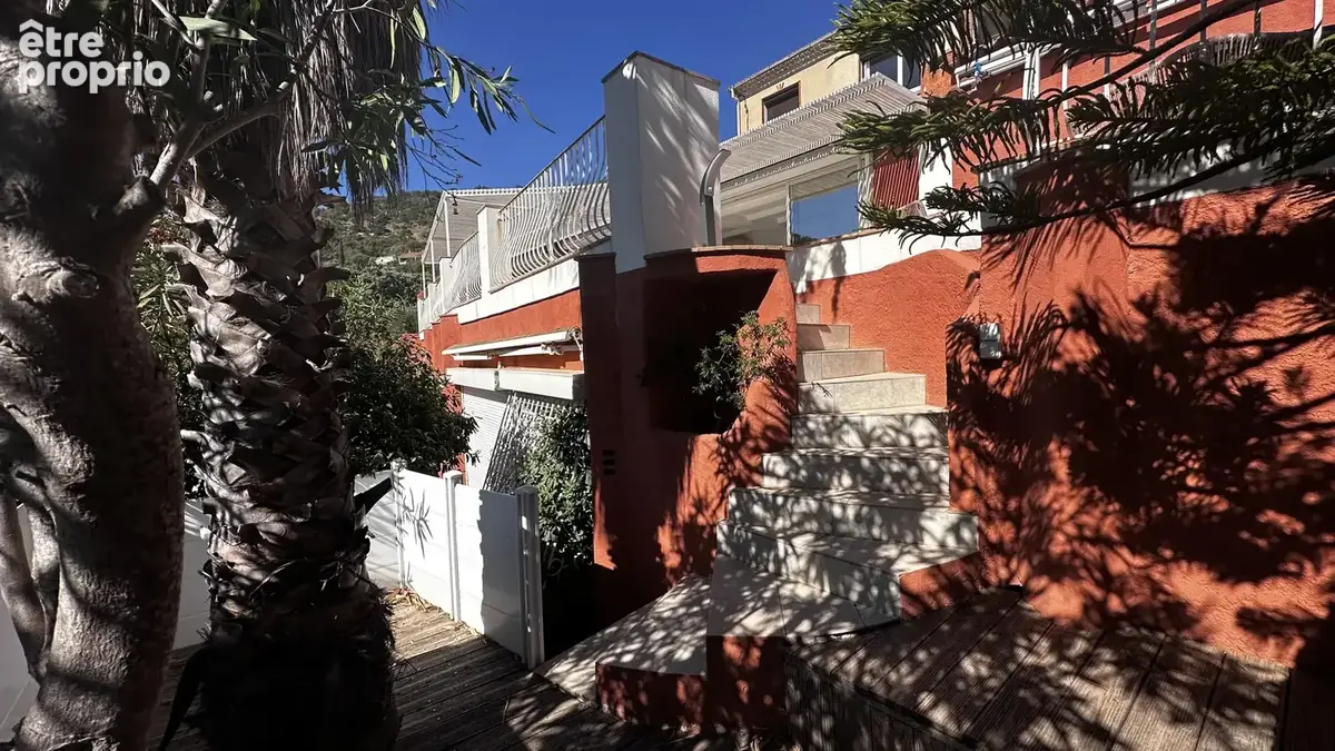 Maison à vendre à Bormes les mimosas avec 3 chambres, garage terrasse au calme avec vue dégagée colline et mer - photo 2