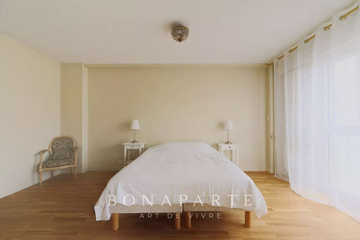 Appartement à PARIS-2E