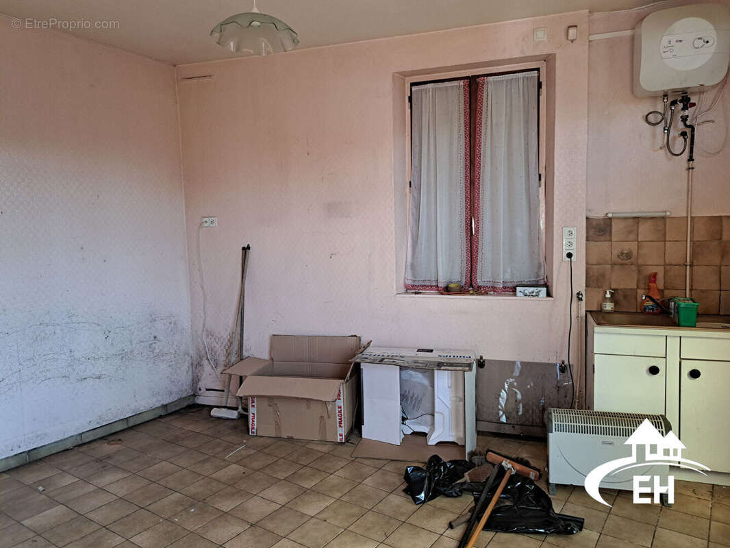 Maison à SAINTE-GAUBURGE-SAINTE-COLOMBE