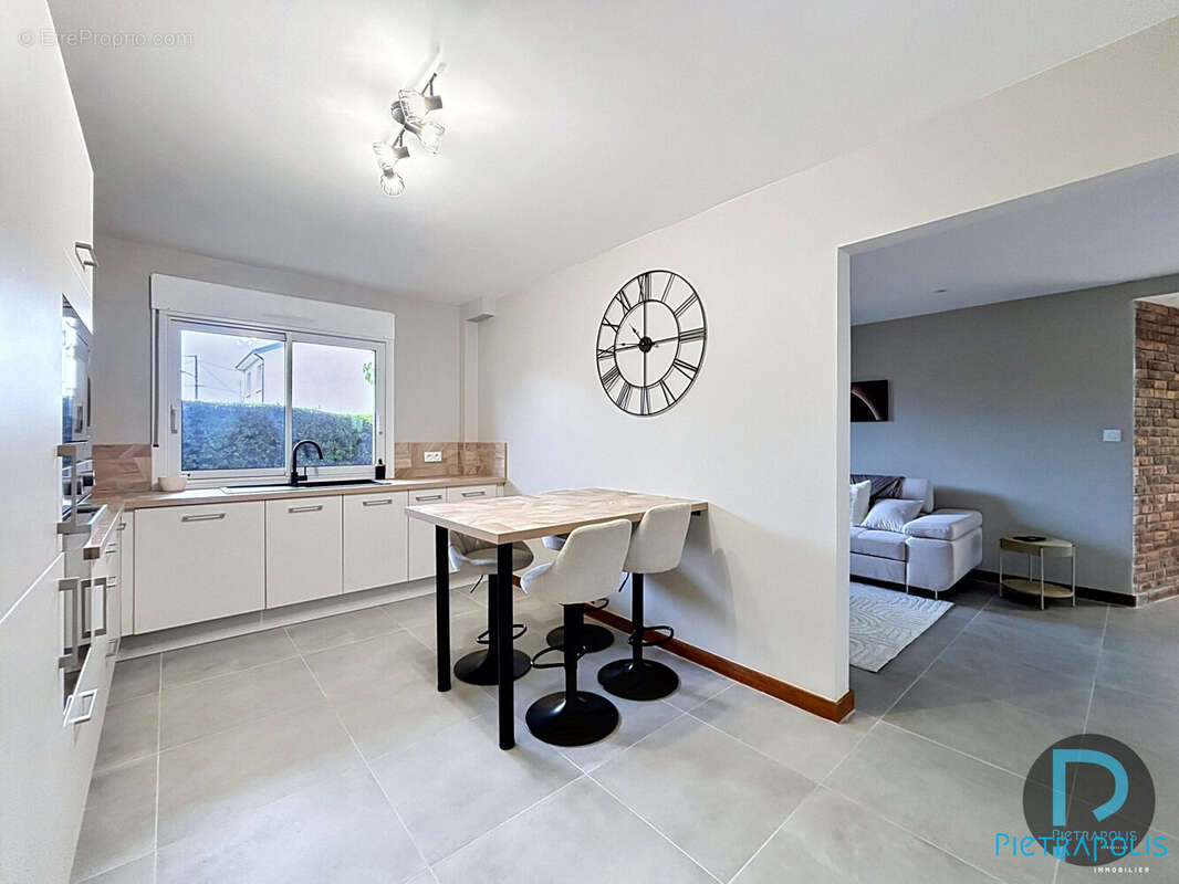 Appartement à VONNAS