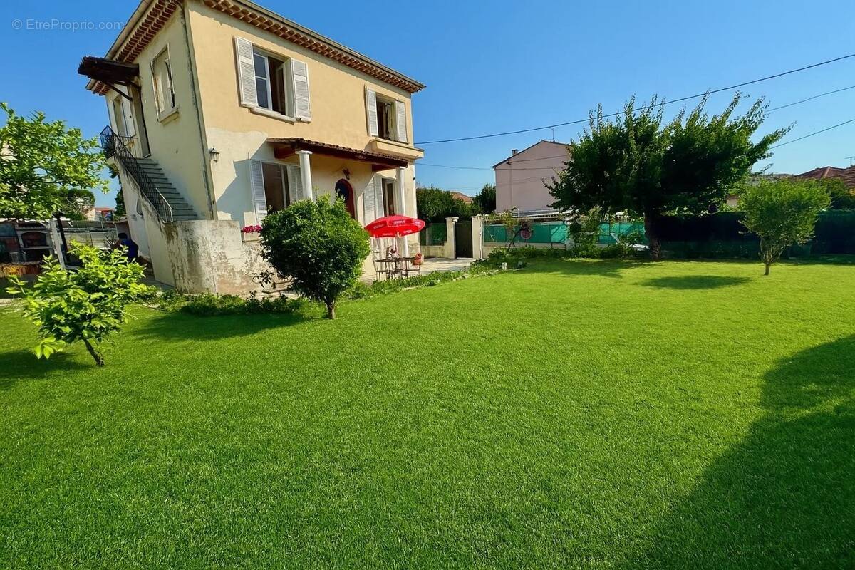 Maison à LE CANNET