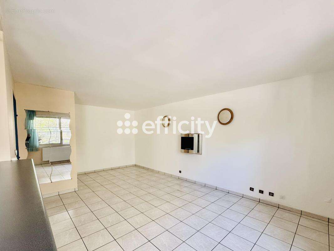 Appartement à MONTROUGE
