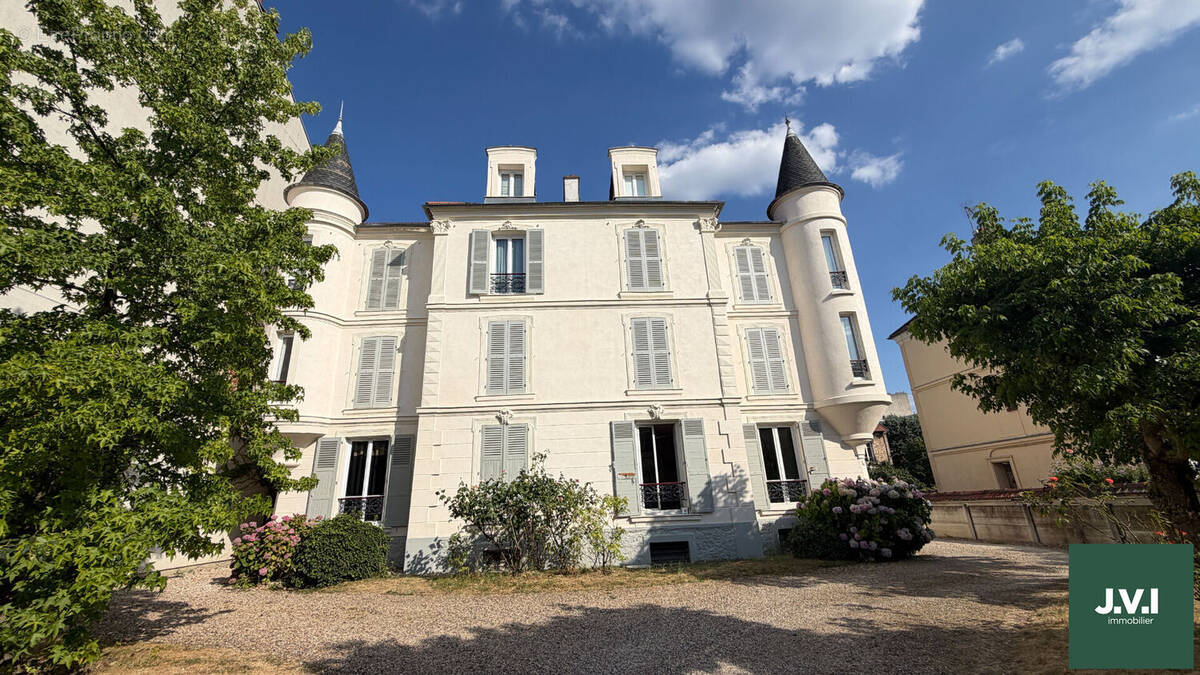 Appartement à ENGHIEN-LES-BAINS