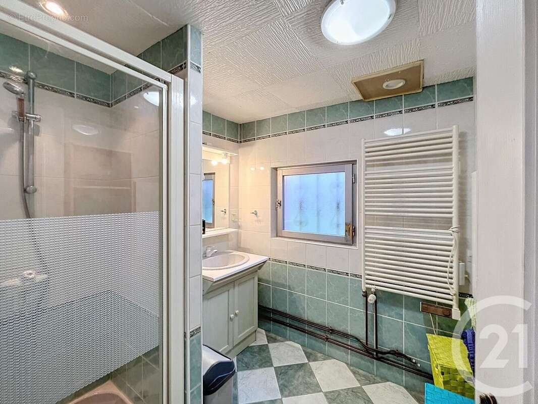 Maison à LES CLERIMOIS