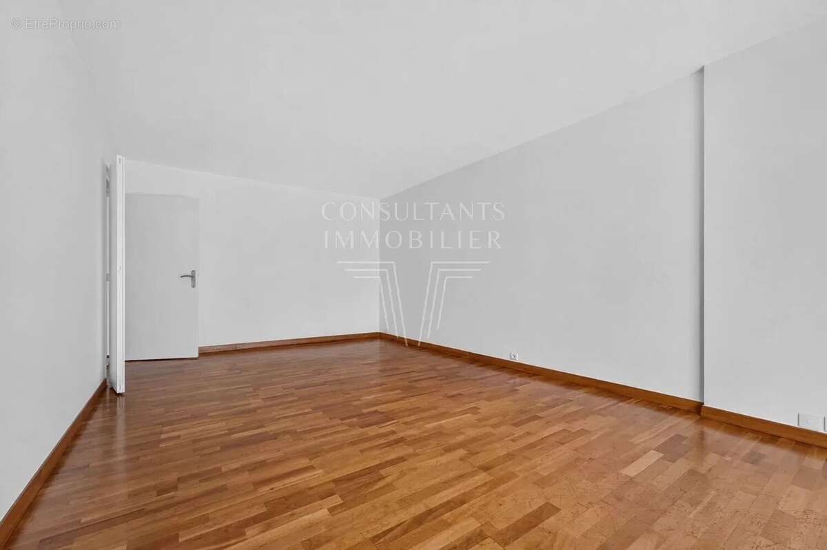 Appartement à LEVALLOIS-PERRET