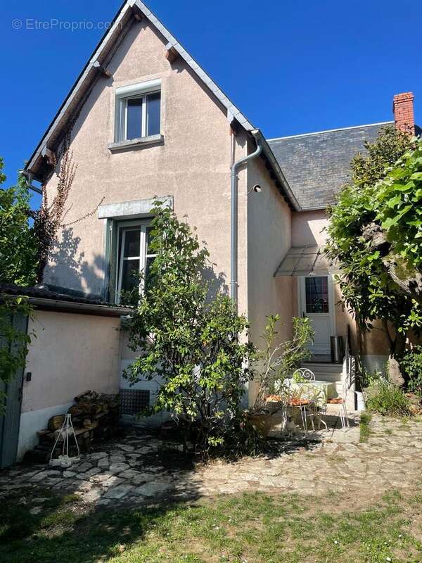 Maison à DUN-SUR-AURON