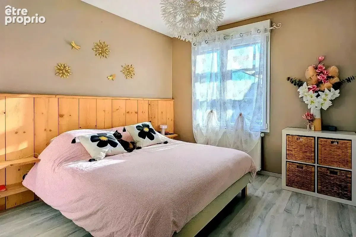 10 min Chalon-sur-Saône, villa familiale 259 m², climatisée, piscine, 5 chambres. Secteur sud chalonnais, cadre campagne. - photo 8
