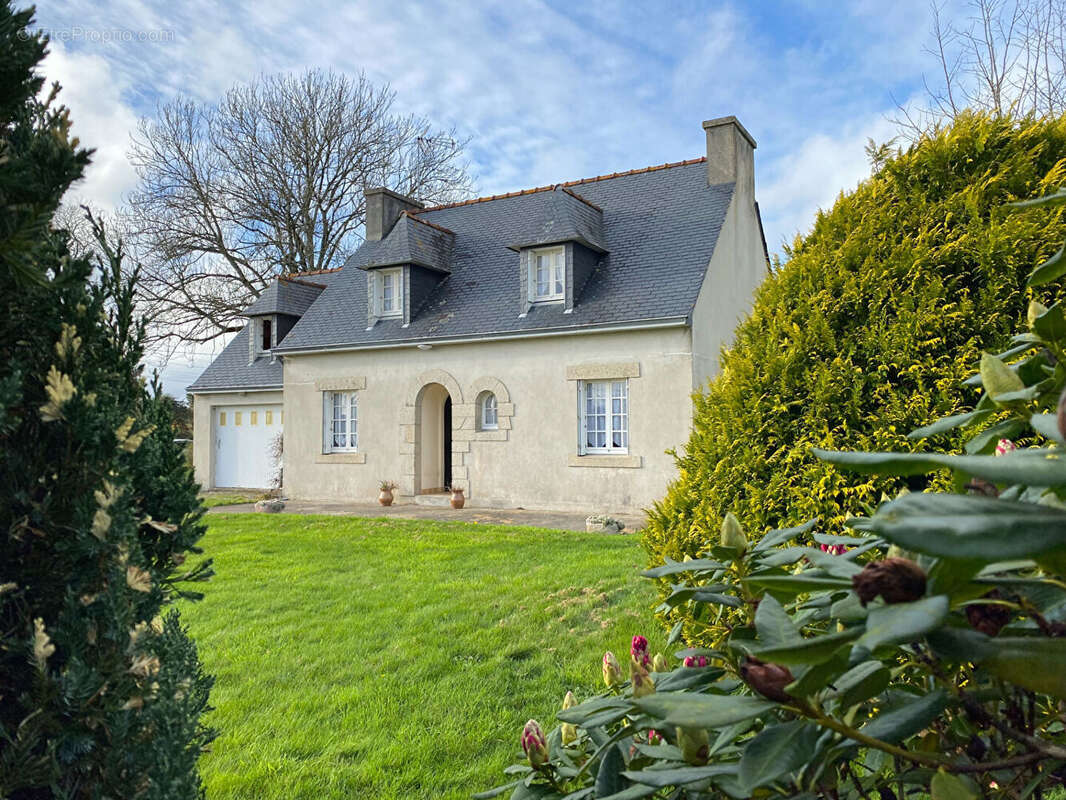 Maison à POULDREUZIC