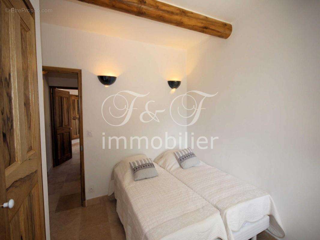 Maison à ROUSSILLON