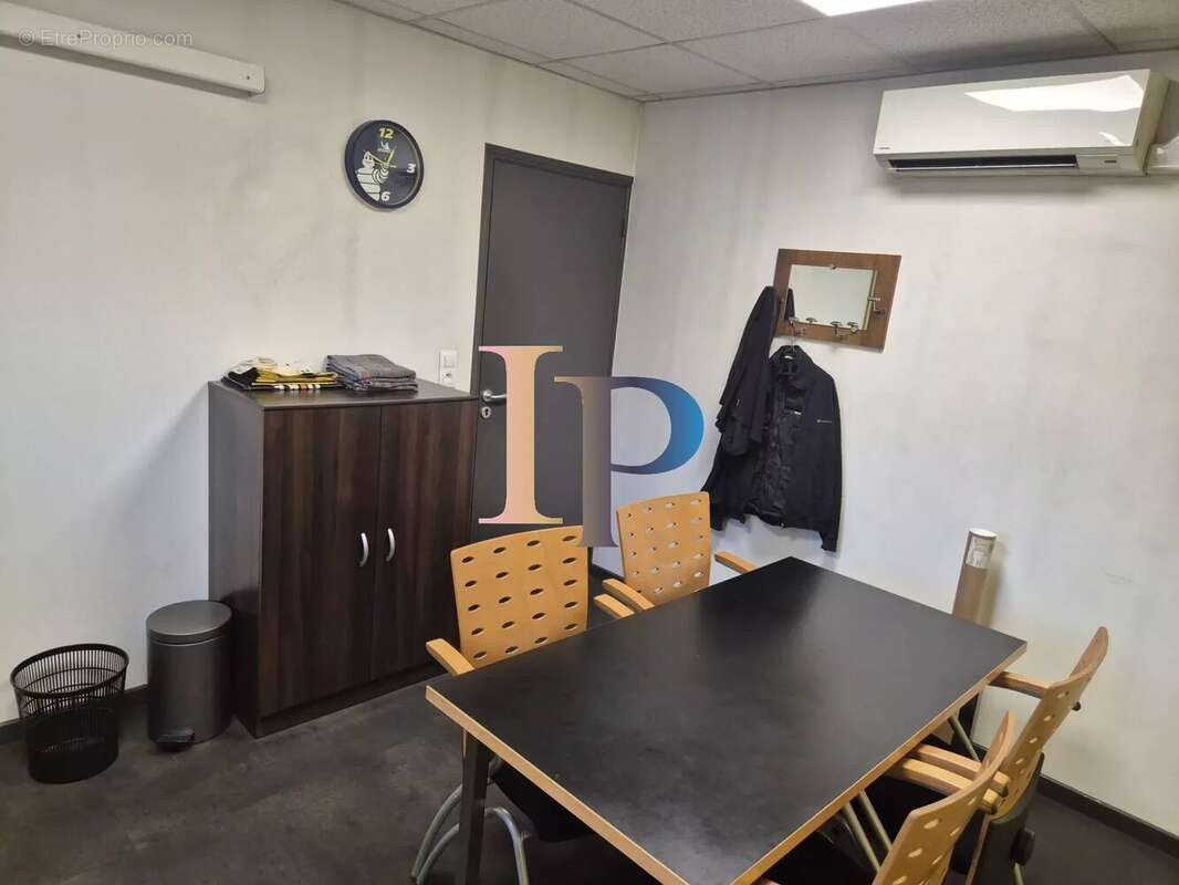 Local industriel et commercial - photo 26