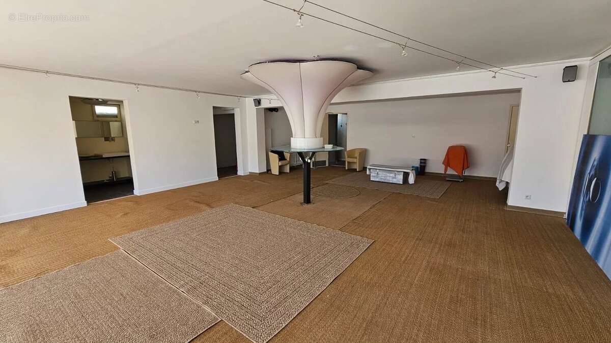 Commerce à GRUISSAN