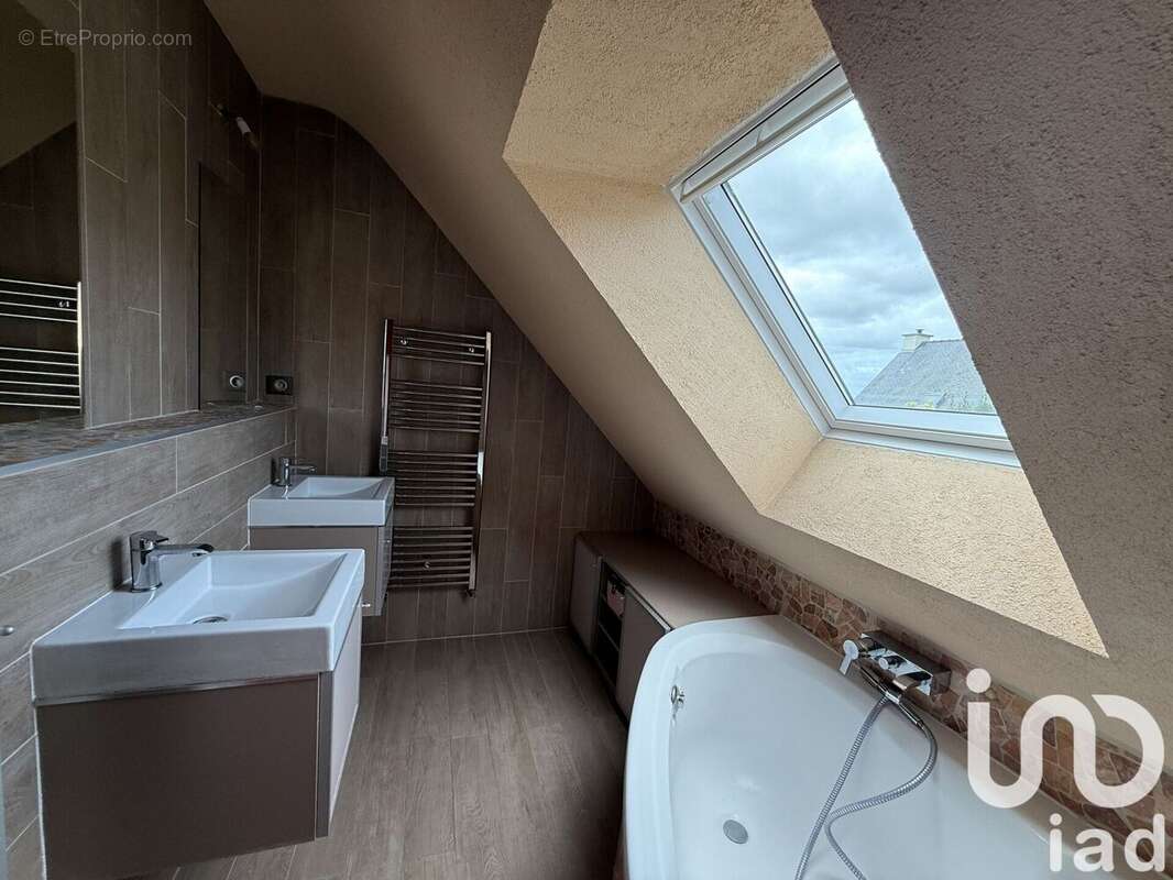 Photo 8 - Maison à LA CHAPELLE-DES-FOUGERETZ