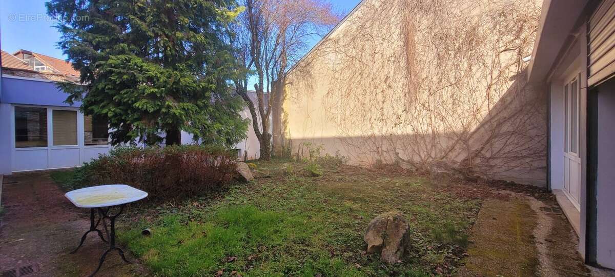 Commerce à SAINT-DIE-DES-VOSGES