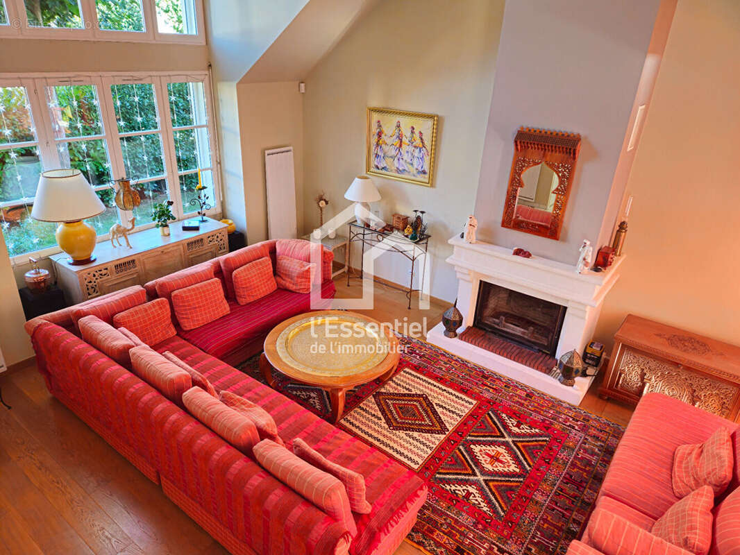 Maison à VERNEUIL-SUR-SEINE