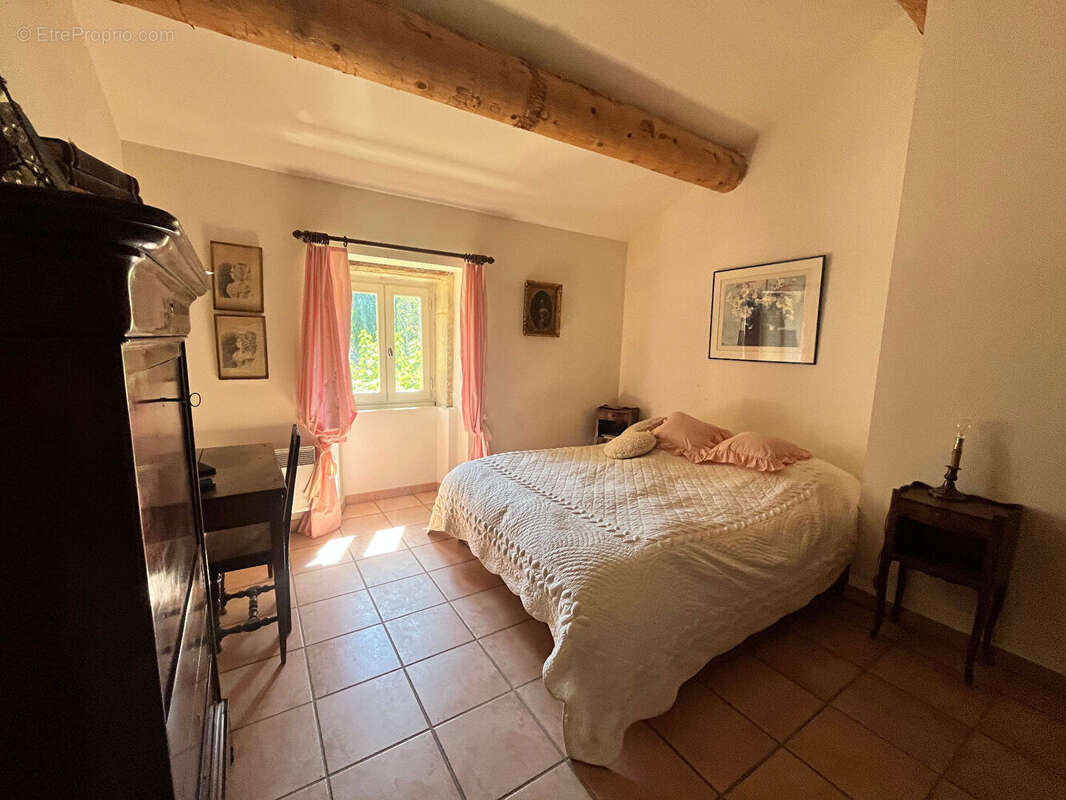 Maison ancienne en pierre  avec terrain de  de 2000 m² dans un hameau, région GRIGNAN. - photo 13
