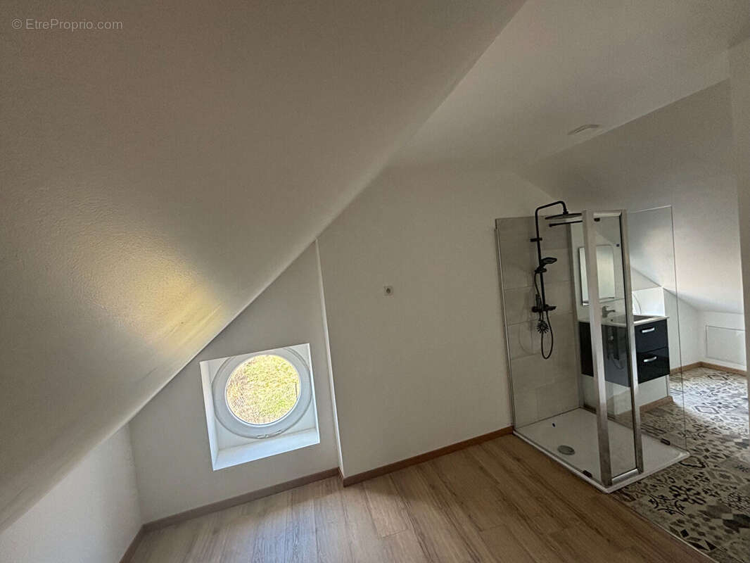 Maison à BOSMONT-SUR-SERRE