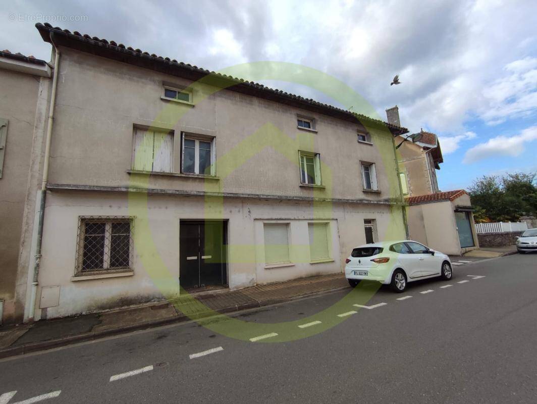 Appartement à CHASSENEUIL-SUR-BONNIEURE