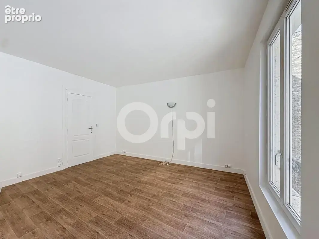 Studio de 22.50 m² - à deux pas du Sacré-Cœur - Au calme - en bon état - photo 4