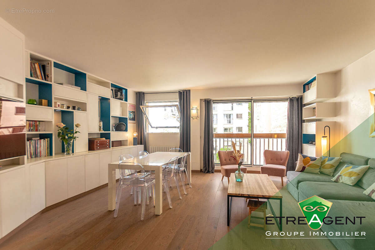 Appartement à PARIS-16E