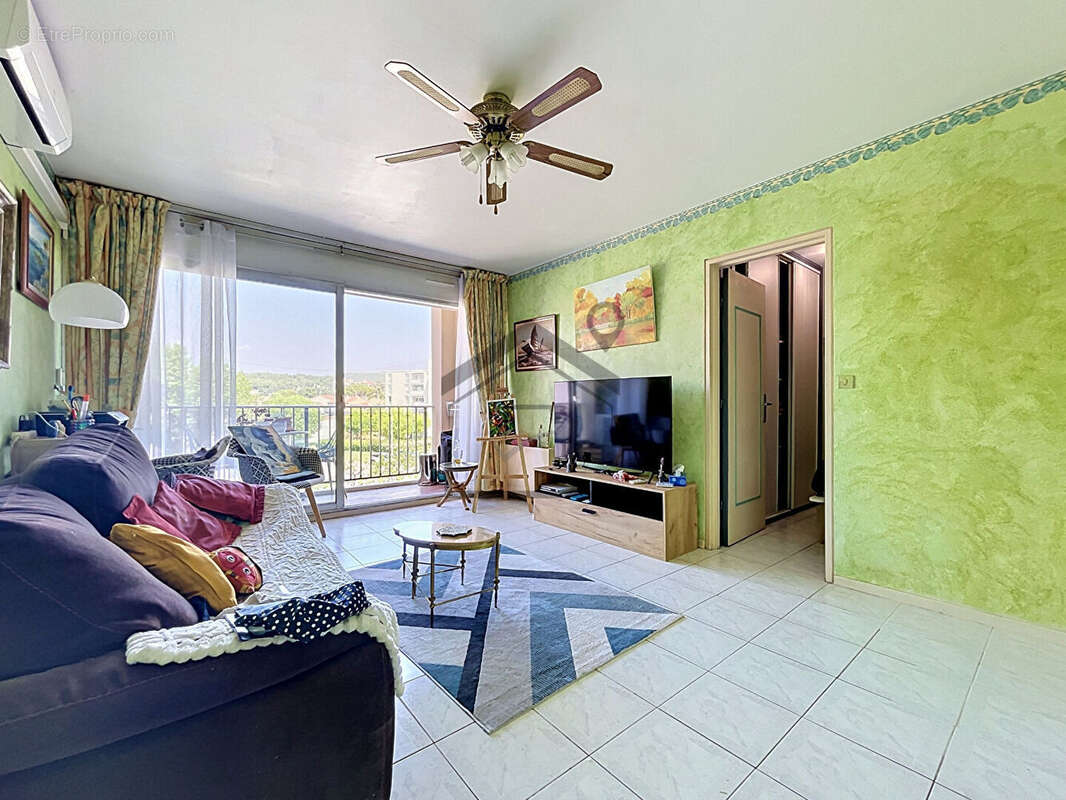 Appartement à ROGNAC