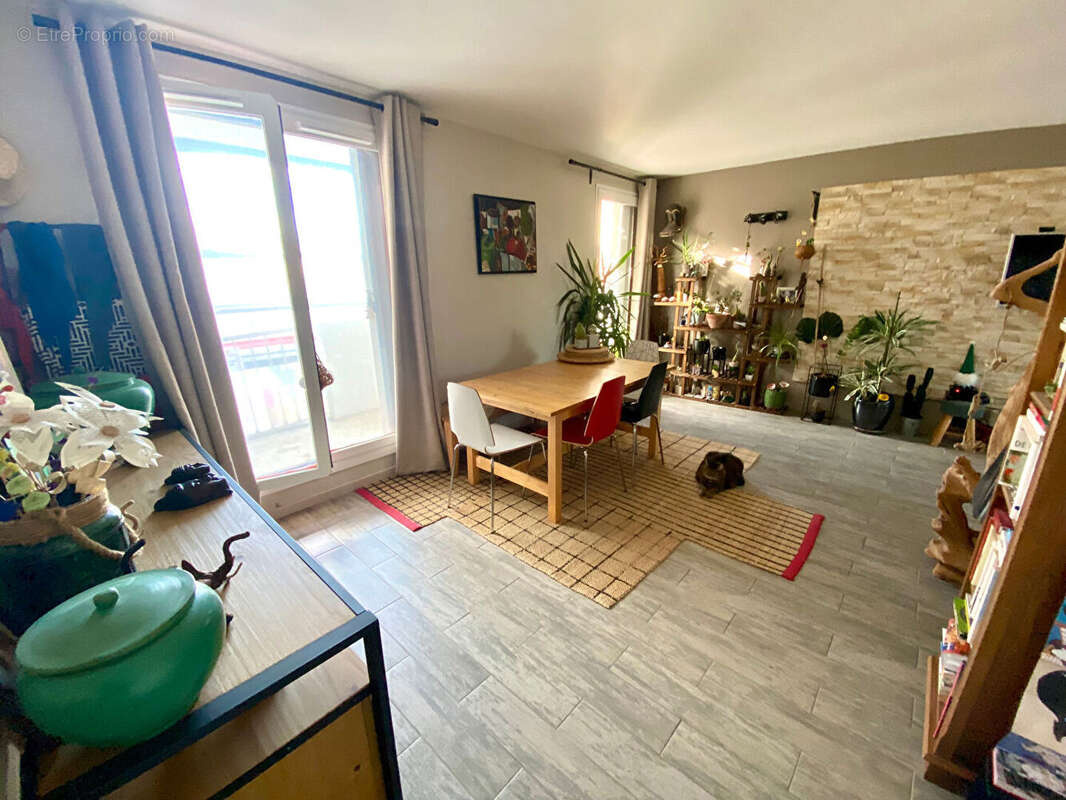 Appartement à SARTROUVILLE