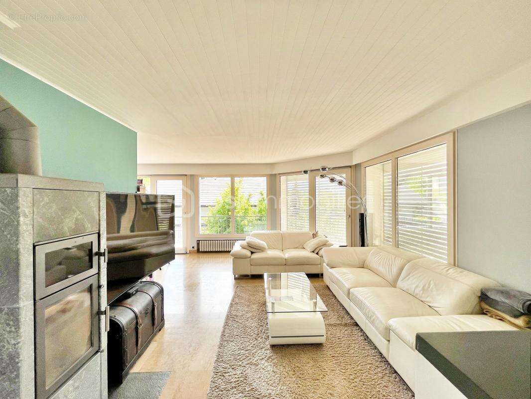 Maison familiale de 174 m² avec vue et environnement privilégié - photo 6