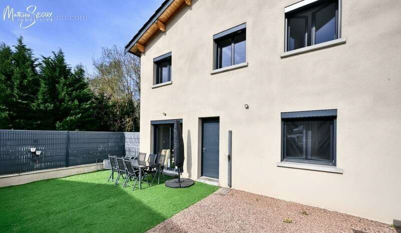 Maison à THURINS