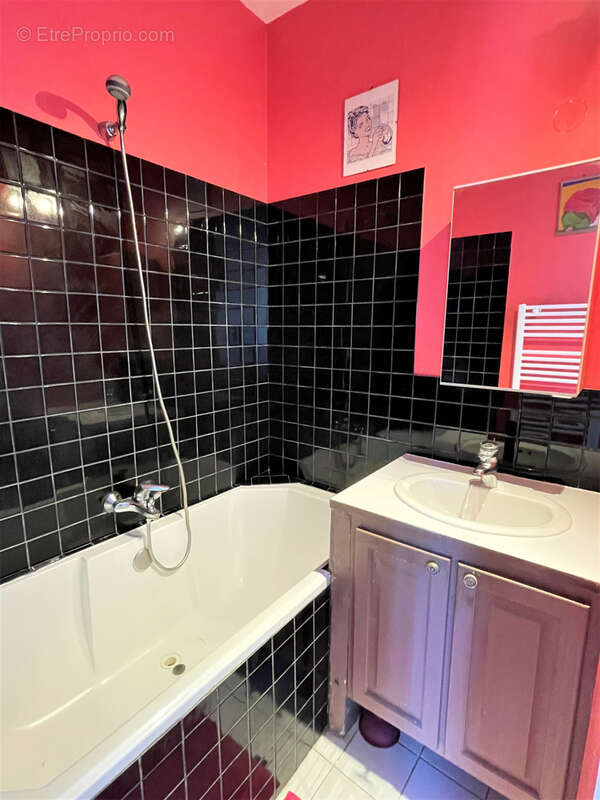 Appartement à LES LILAS