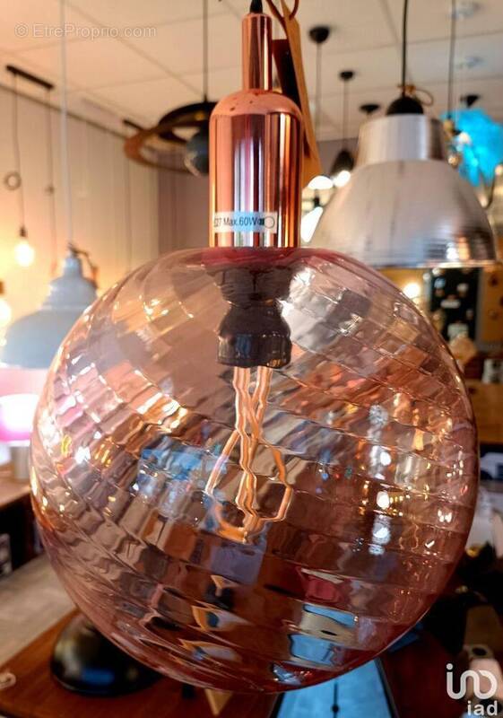 Photo 1 - Commerce à MAUBEC